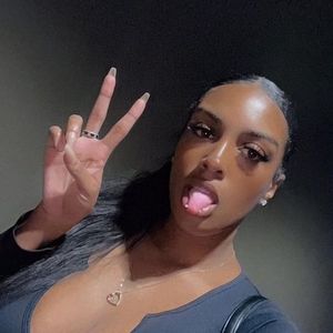 Meet your Posher, Amanii